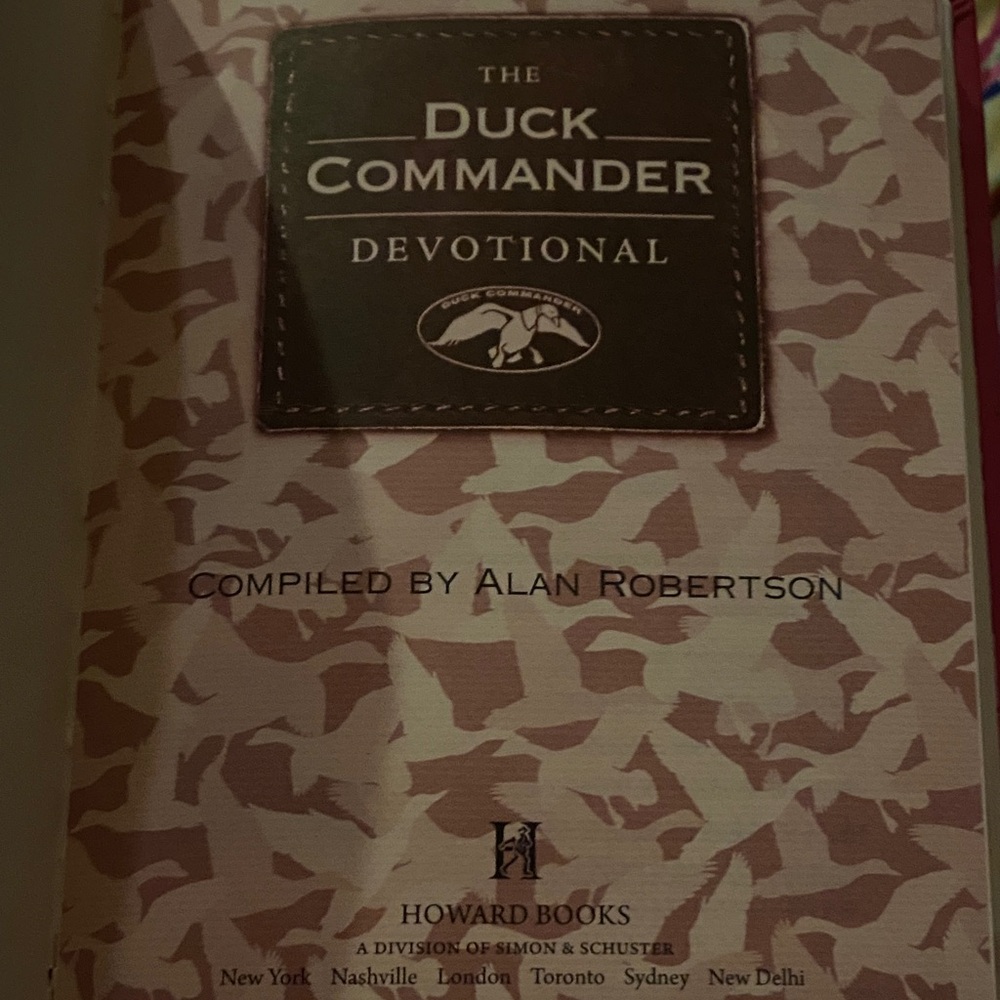 Duck Commander Devotional Book - Picture 4 of 10